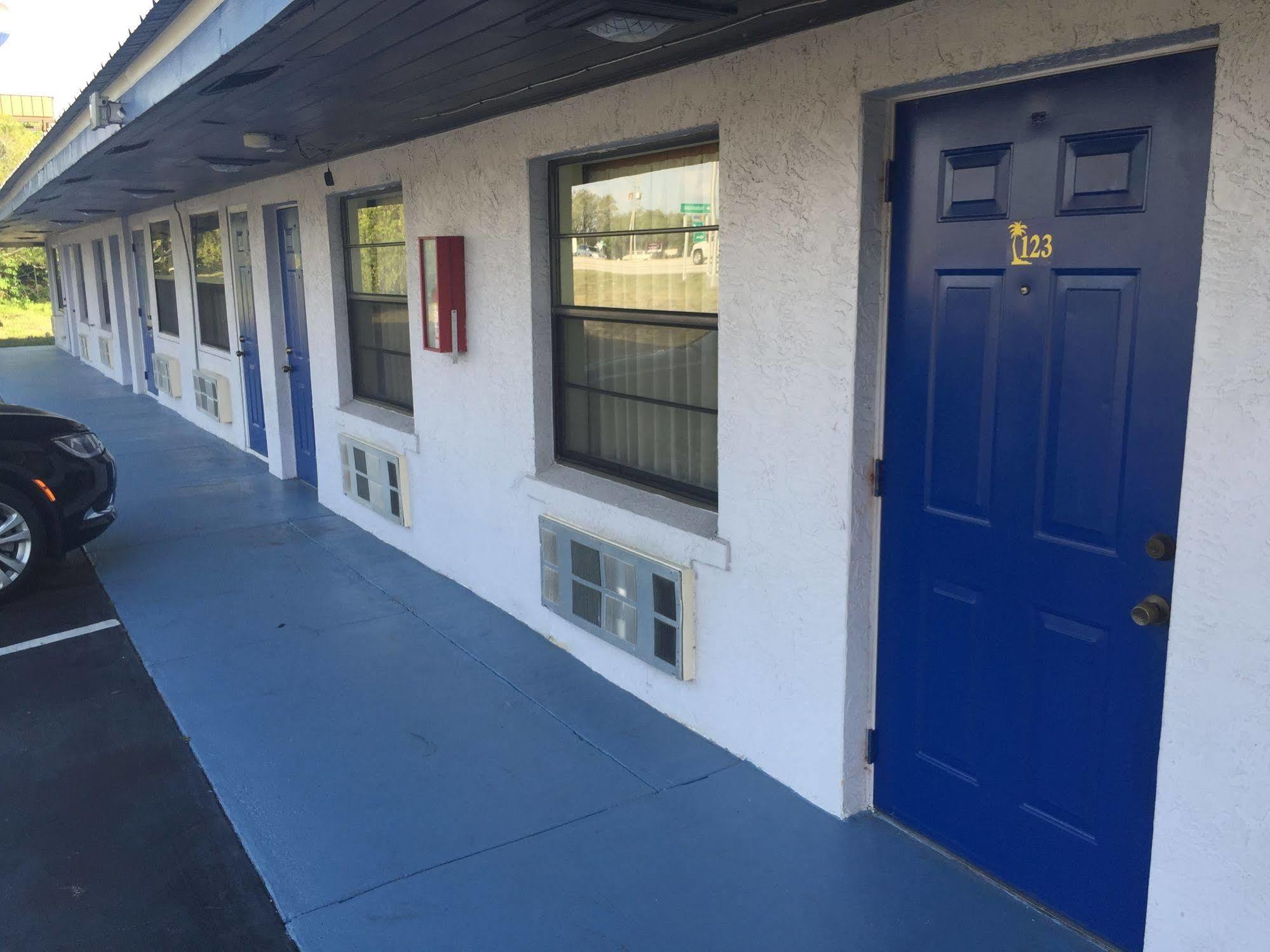 Sebring Inn Exterior photo