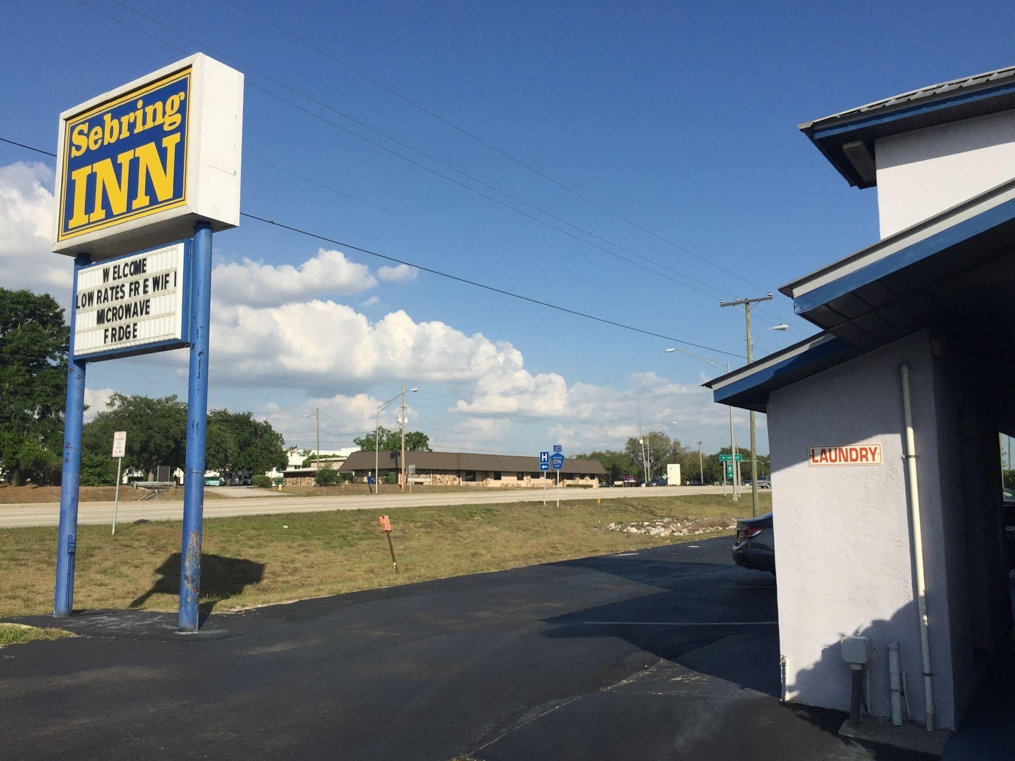 Sebring Inn Exterior photo